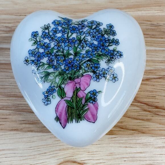 Vintage Takahgshi Trinket Box Forget Me Not Porcelain San Francisco 2.5" x 2" - Picture 3 of 13